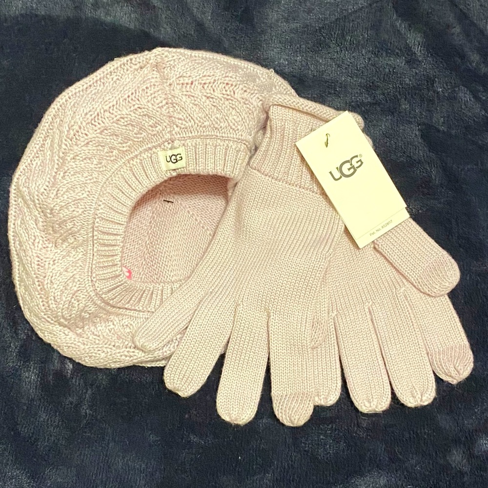 NWT Purple UGG gift set toboggan and gloves